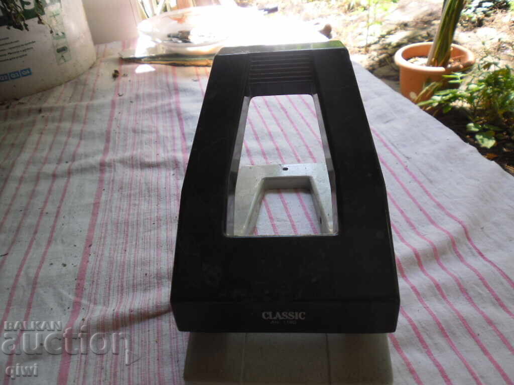 Vând perforator de hârtie profesional