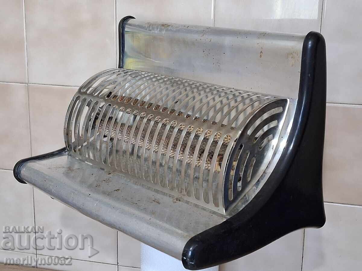 Παλιά ηλεκτρική σόμπα θέρμανσης από την πρώιμη σοσιαλιστική περίοδο Πολωνίας ΛΕΙΤΟΥΡΓΕΙ