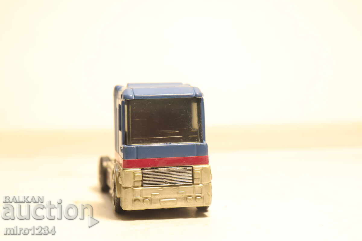 H0 1/87 RENAULT CAP TRACTOR CAMION MODEL MINIATURĂ cu preț € 0.01 | 0.02 BGN