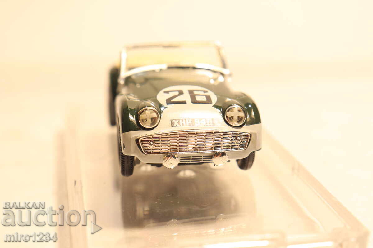 Licitație MODEL MAȘINUȚĂ RETRO RALIU VITESSE 1/43