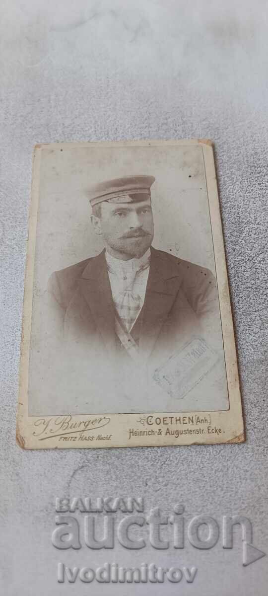 Снимка Млад мъж Coethen Картон