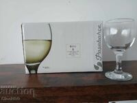 6 Bistro stemmed glasses