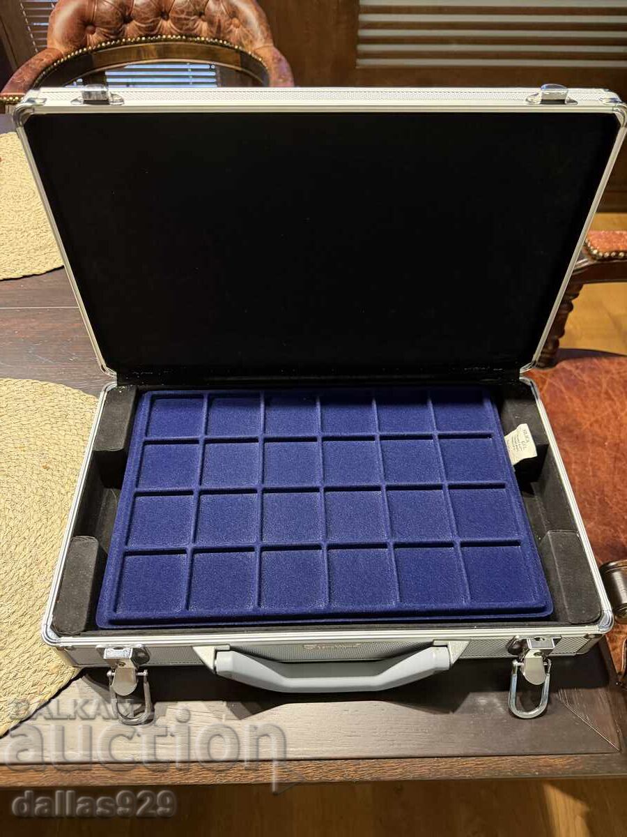 Suitcase with 4 trays with price € 55.00 | 107.57 BGN