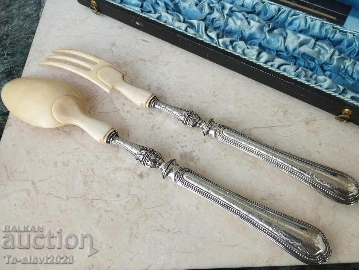 Livrarea Set francez de furculiță și lingură din argint din secolul al XIX-lea Livrarea Set francez de furculiță și lingură din argint din secolul al XIX-lea