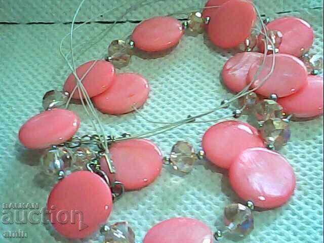 Beautiful mother-of-pearl necklace with price € 7.00 | 13.69 BGN Beautiful mother-of-pearl necklace with price € 7.00 | 13.69 BGN
