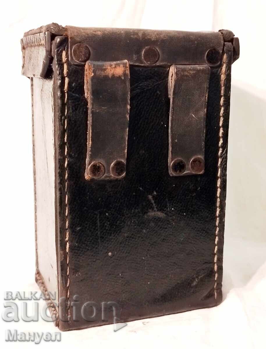 Delivery of Old leather bag Amtsanschliesser 33, Wehrmacht, WWII