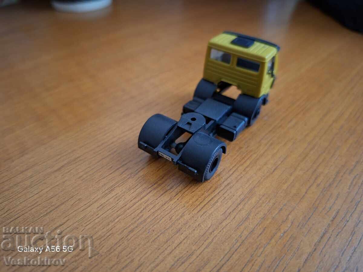 Licitație Cap tractor Kibri 1:87