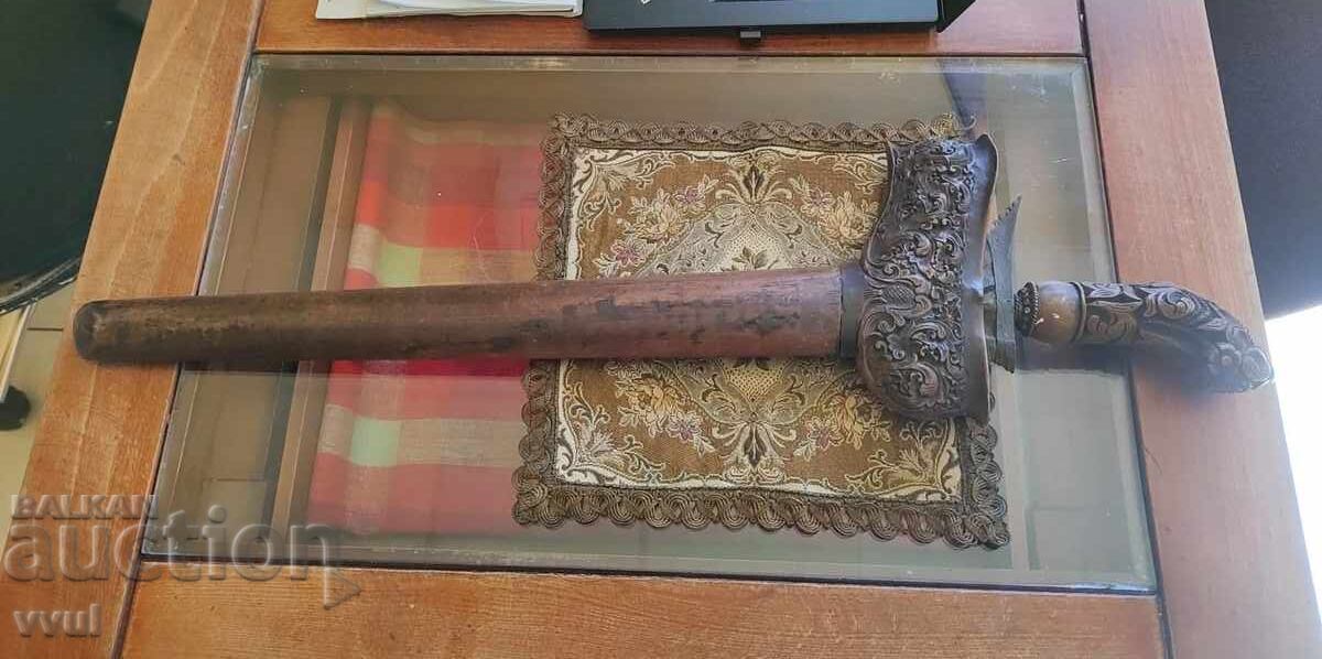 Cuțit Kris din Indonezia cu preț € 330.00 | 645.43 BGN Cuțit Kris din Indonezia cu preț € 330.00 | 645.43 BGN