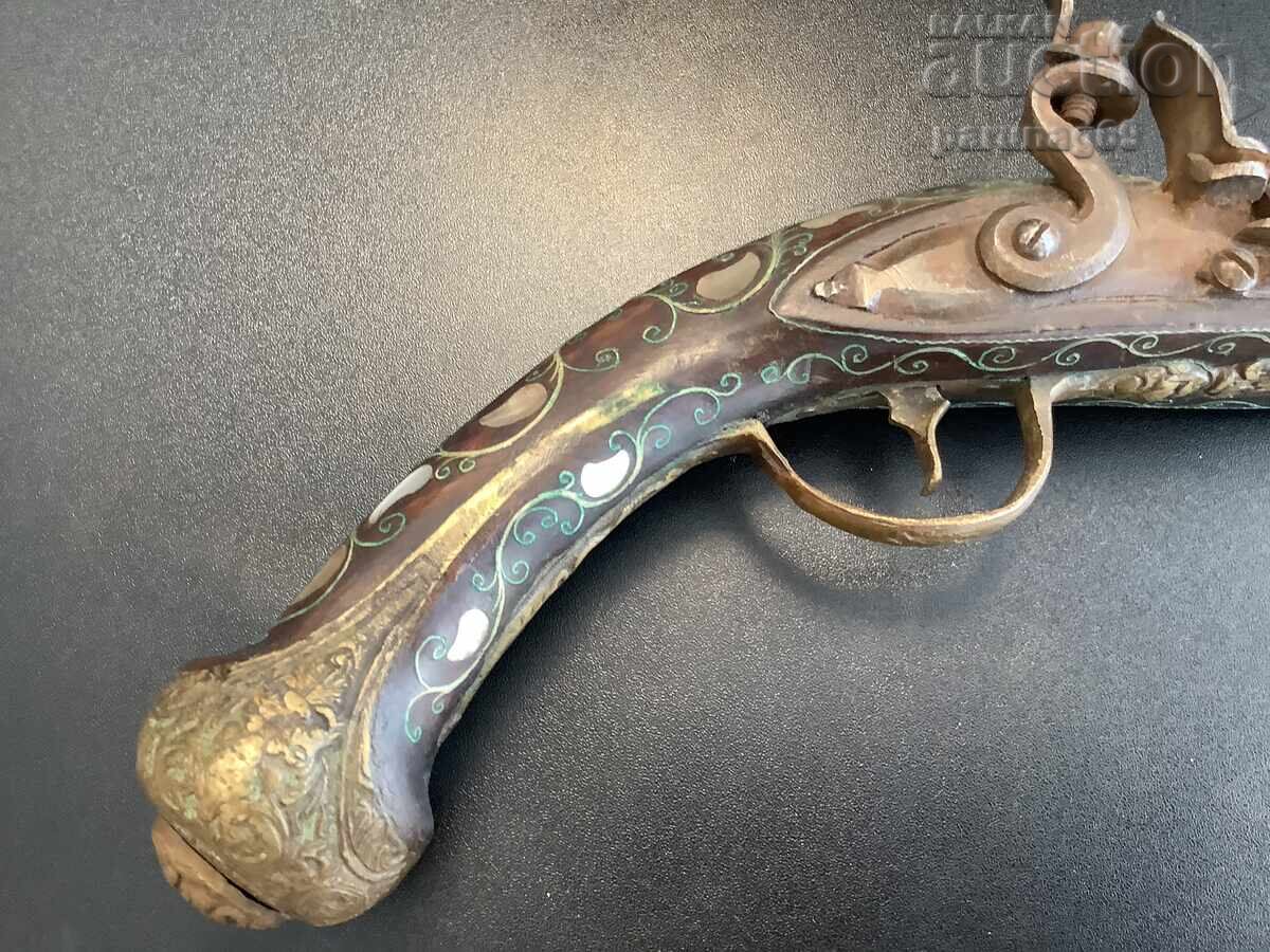 Pistol cu cremene din secolul al XVIII-lea cu preț € 390.00 | 762.78 BGN