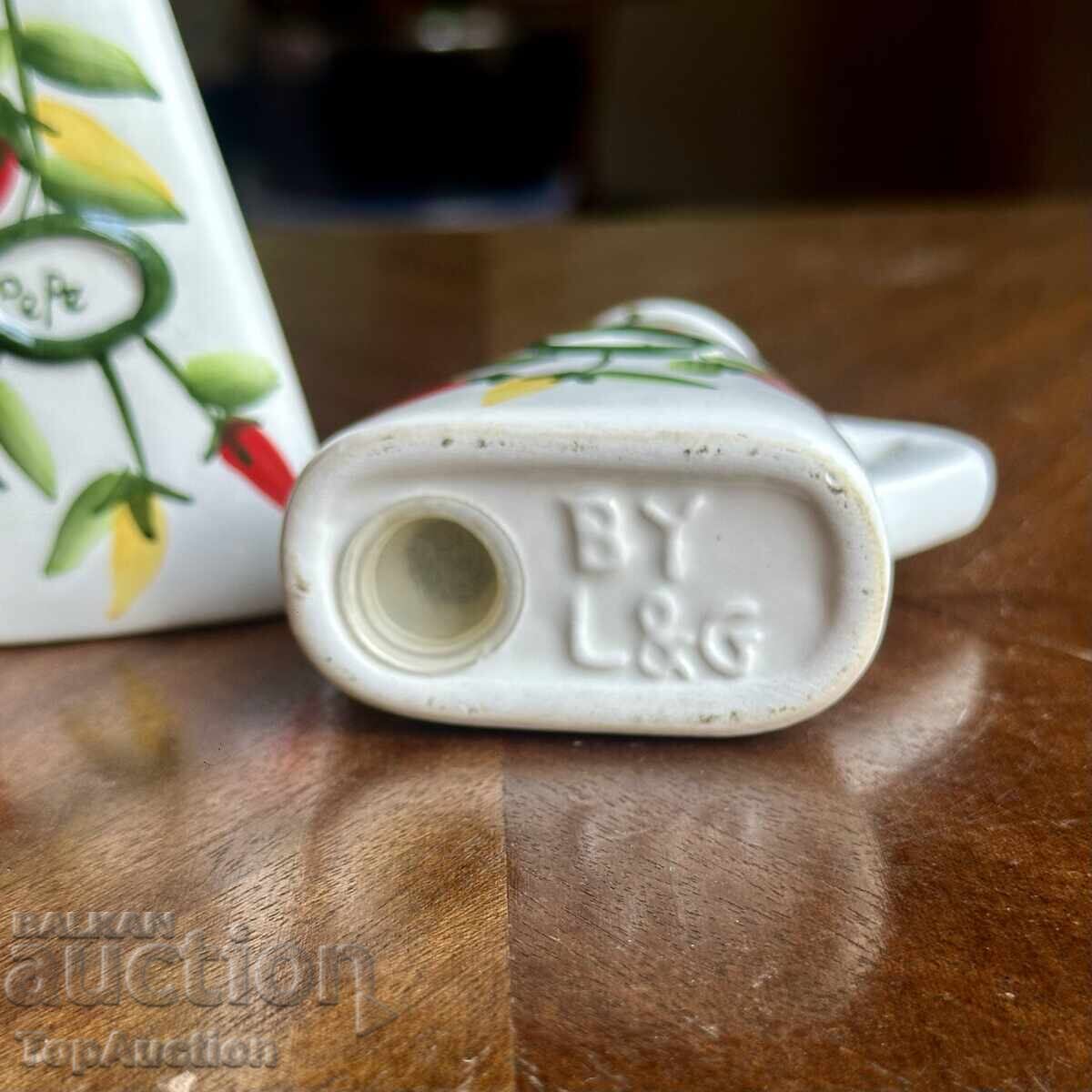 Доставка на Марков комплект за сол и пипер „BY L&G“ – Ръчно рисувани