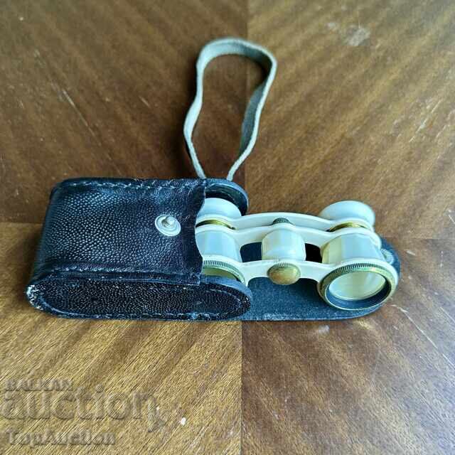 Ретро съветски театрален бинокъл 2.5х24-65 (ЛЗОС, СССР) с цена € 30.00 | 58.68 лв.