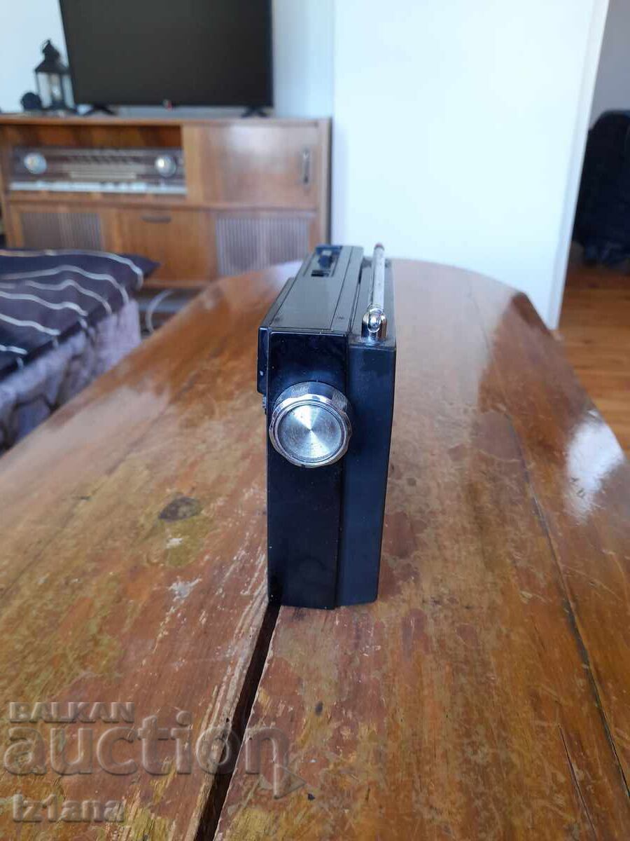Auction  Vintage radio, Sony IC-11 radio receiver