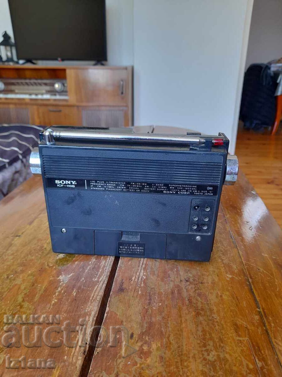 Delivery of Vintage radio, Sony IC-11 radio receiver