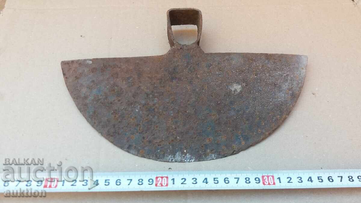 Auction  OLD HOE, SHOOT