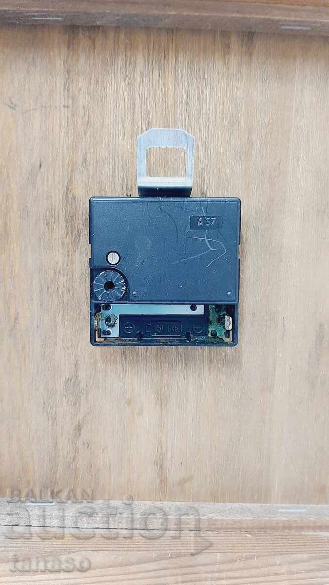 Vintage wall clock Weimar – quartz – GDR – 23×23×4.5 cm - 7