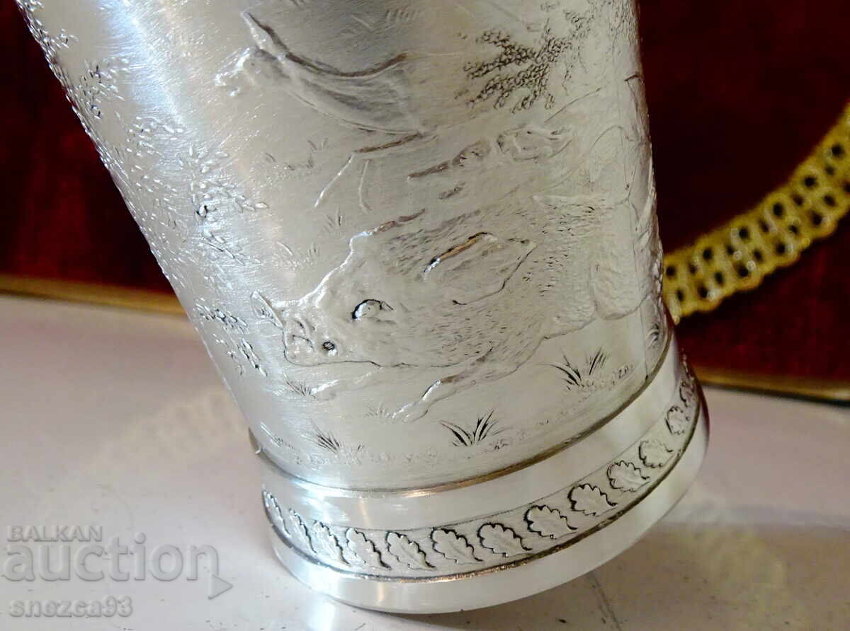 Pewter mug with picturesque hunting scenes - 5