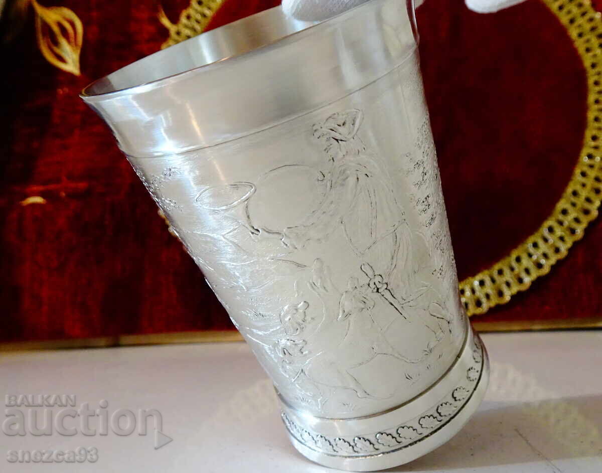 Pewter mug with picturesque hunting scenes - 7