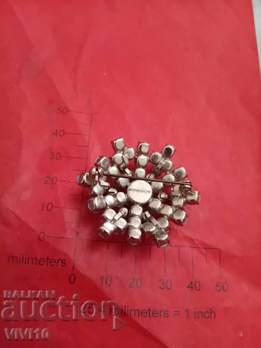 Старинна брошка с камъни с цена € 10.00 | 19.56 лв.
