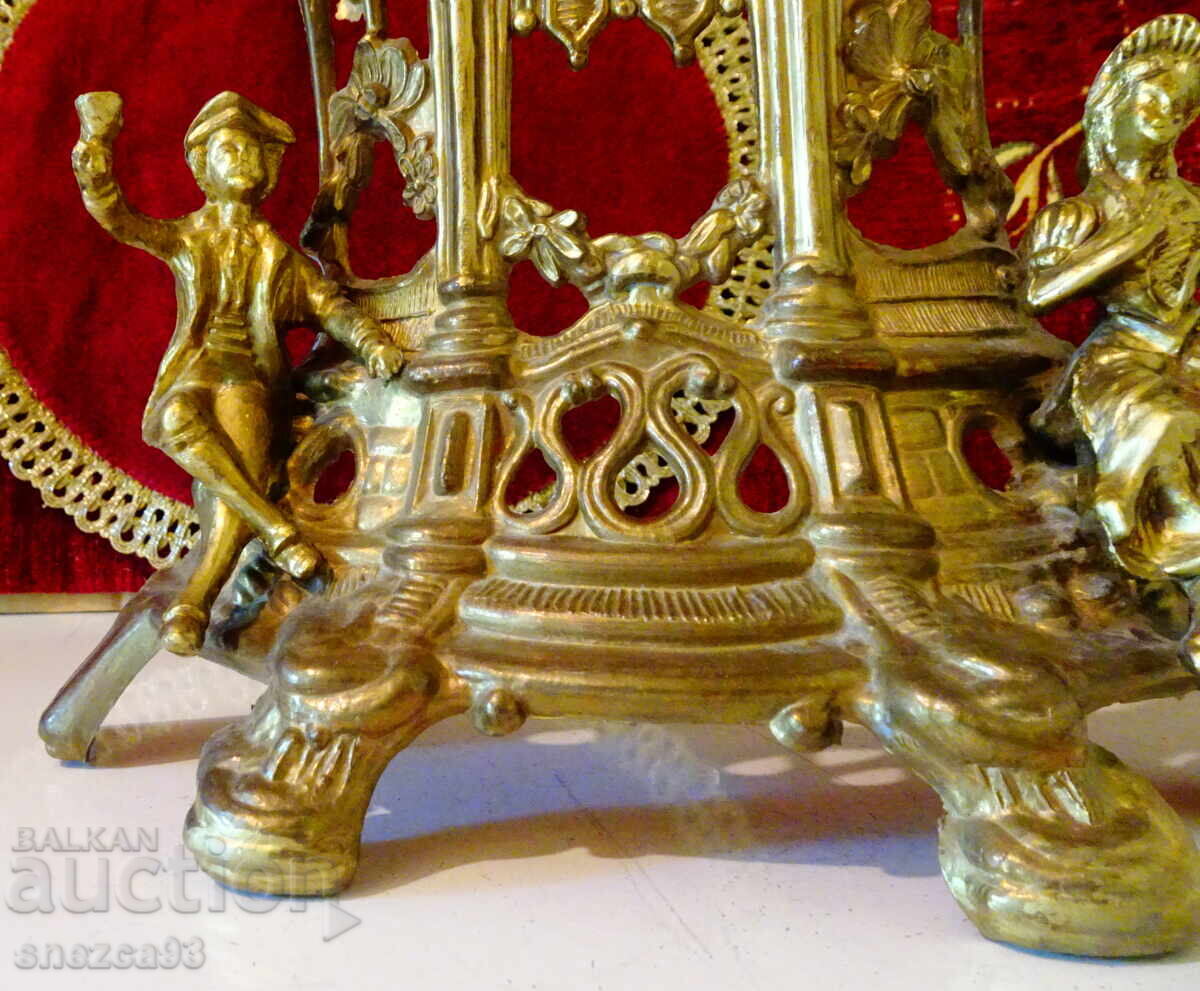 Delivery of Mechanical bronze clock, mantel clock