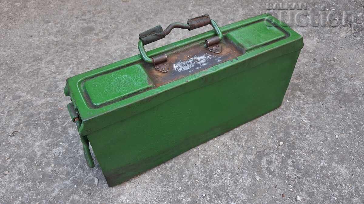 MG42 WW2 WWII AMMO BOX 1943 - 7