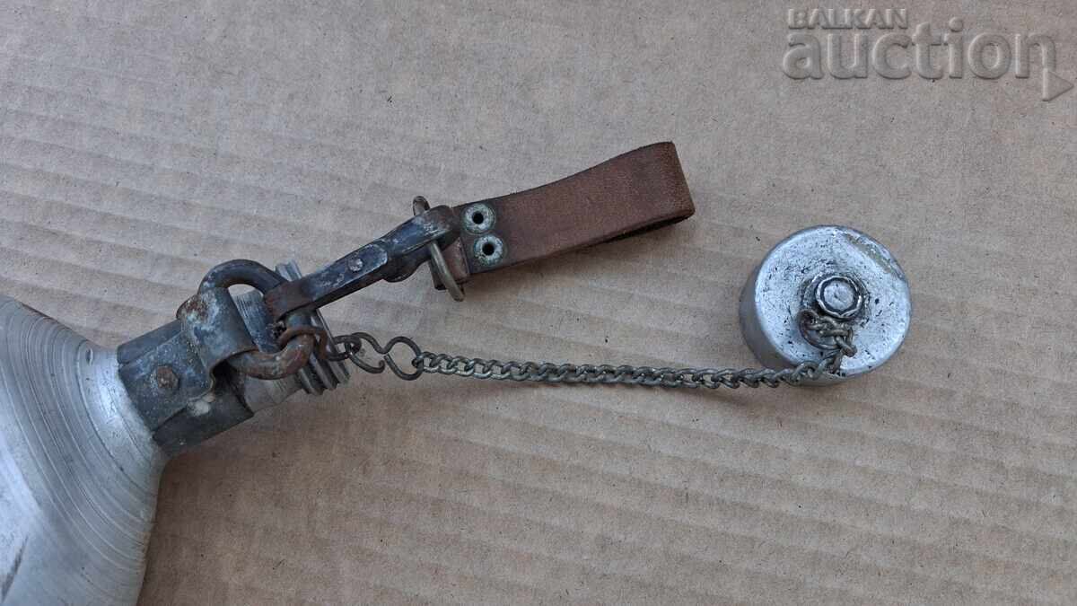 Auction  WW2 WWII soldier's canteen with belt carrier
