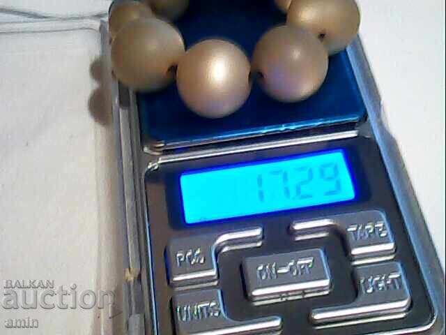 Delivery of Antique mother-of-pearl buttons