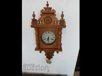 100 German & Dutch clocks