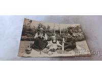 Photo Harmanli Woman boy and girl in traditional clothing