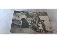 Photo Harmanli Officer two women and a girl by a lake 1917