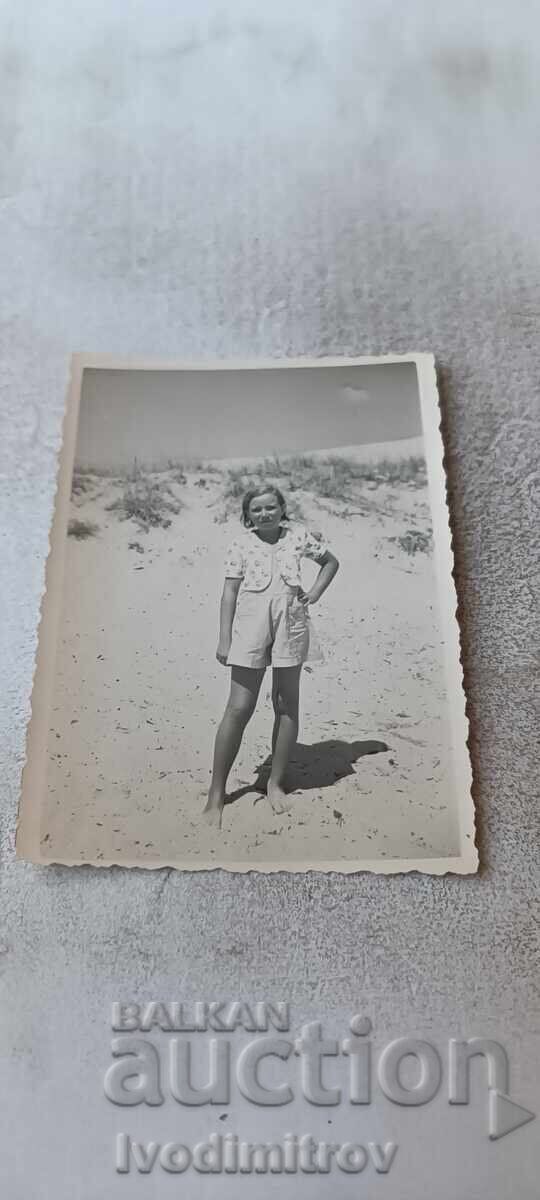 Photo Girl on the dunes