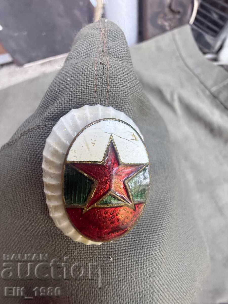 Delivery of Senior officer peaked cap wounded socialist