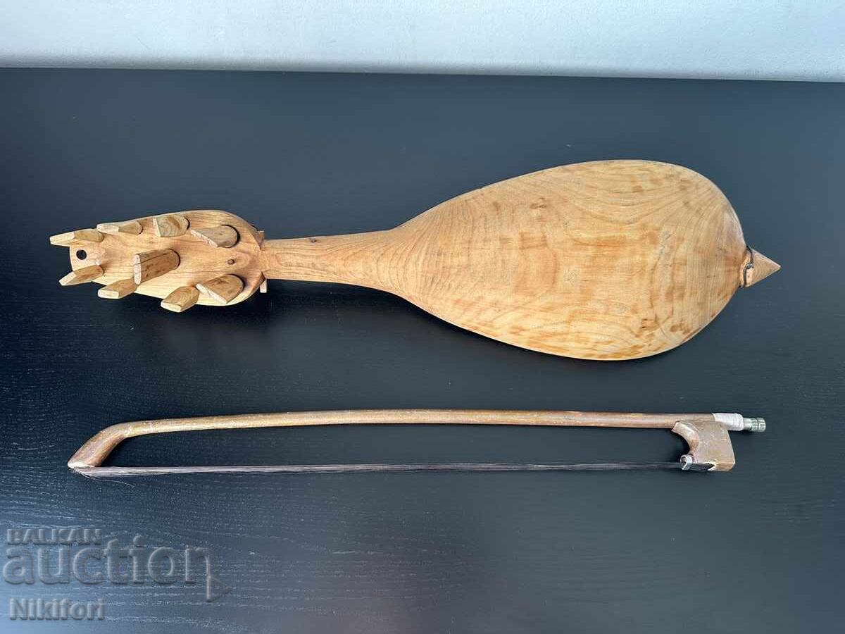 Gădulcă veche cu arcuș cu preț € 175.00 | 342.27 BGN
