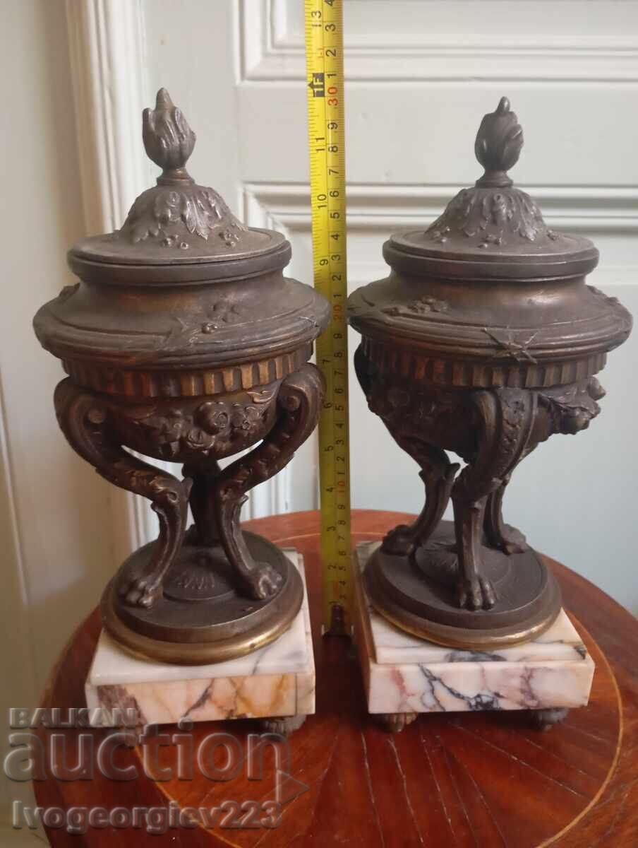 două decorațiuni de ceas de cămin baroc