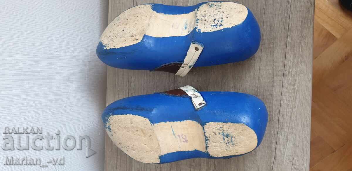 Доставка на Дървено холандско сабо