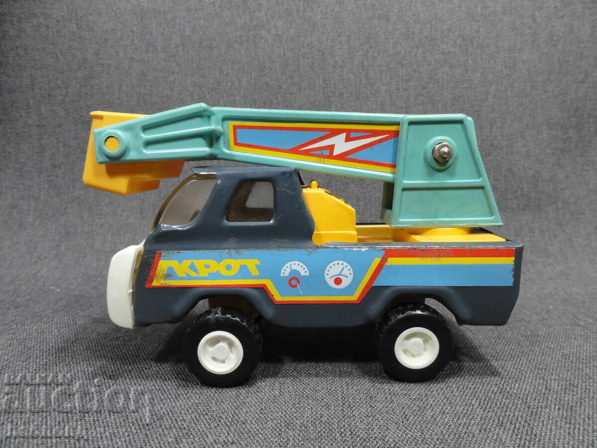 VECHE JUCĂRIE RETRO SOC URSS DIN METAL CAMION KROT cu preț € 20.00 | 39.12 BGN