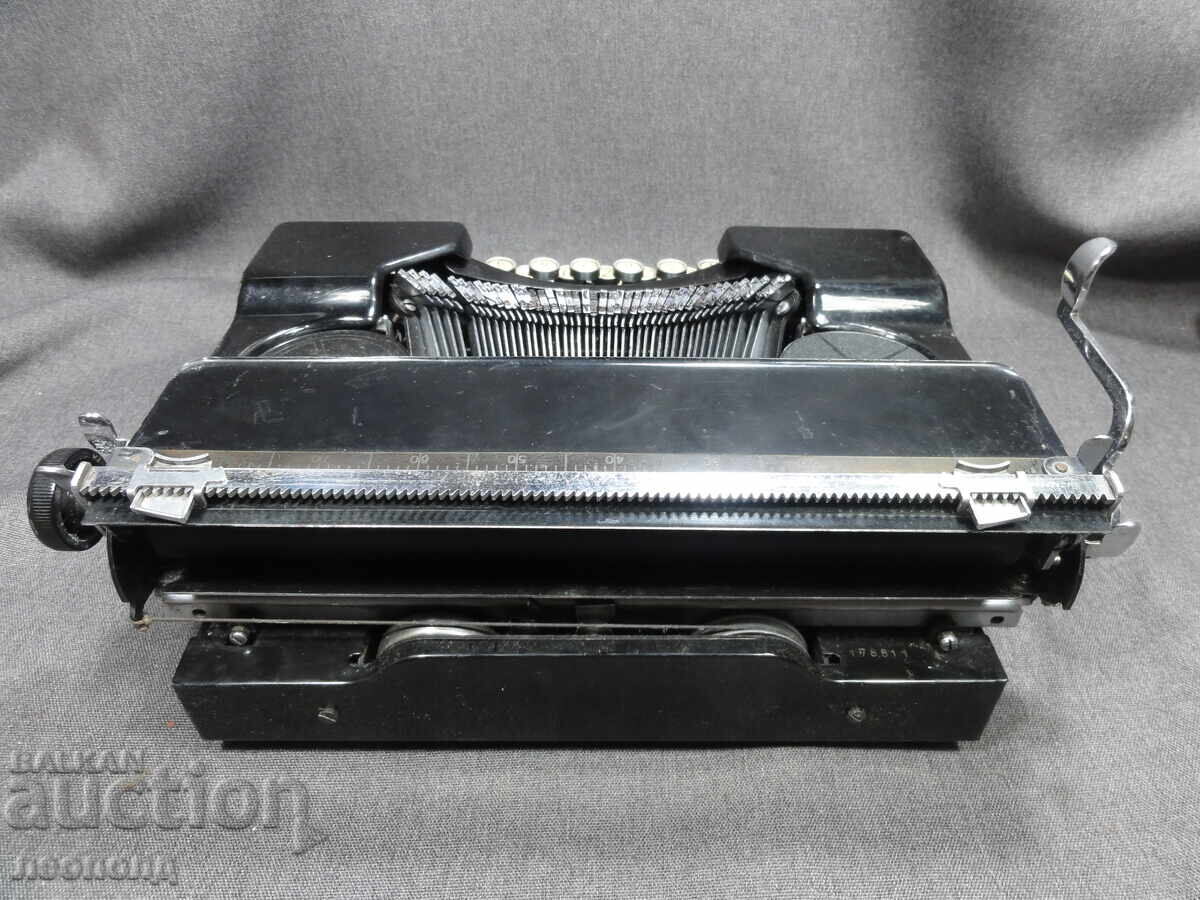 OLD RETRO PORTABLE TYPEWRITER TYP-BOY QWERTZ - 5