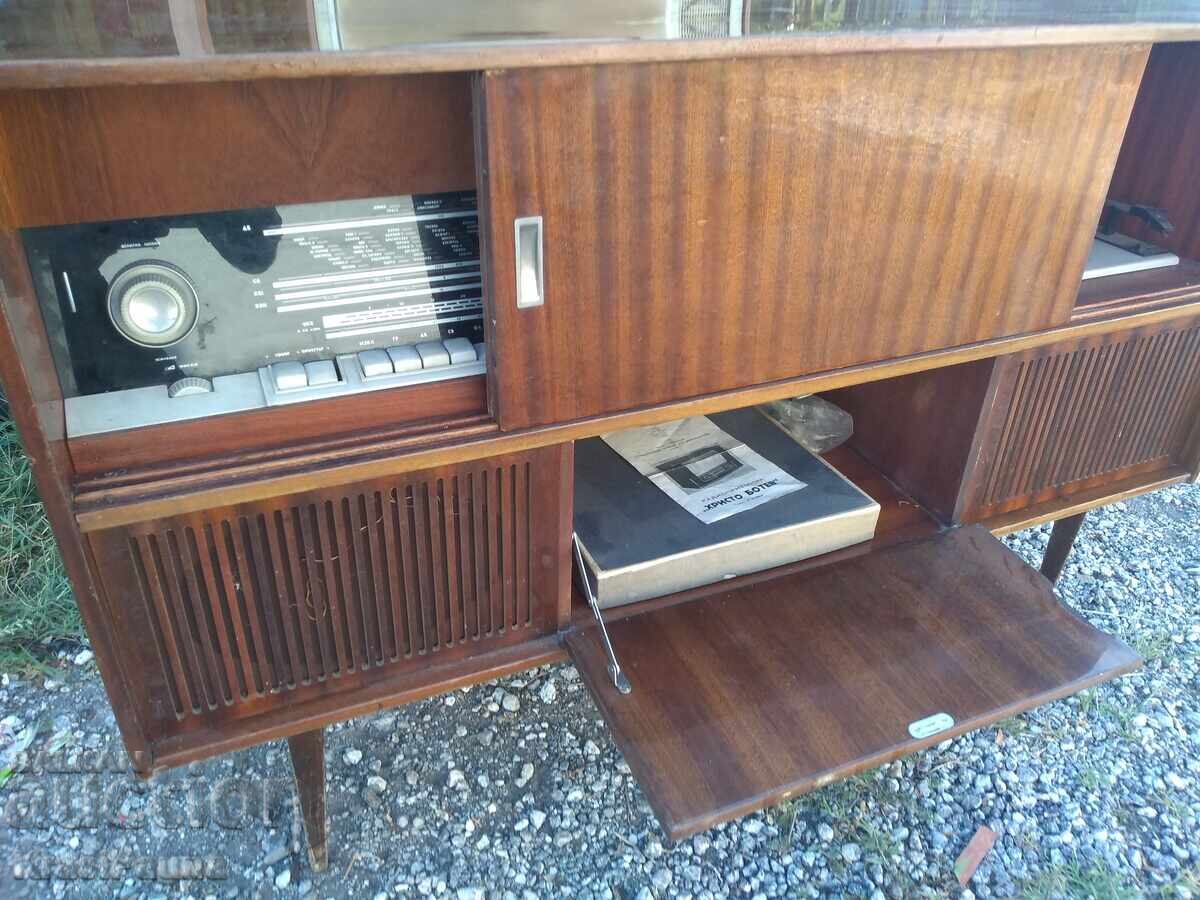 Δημοπρασία Ρετρό μουσικό έπιπλο για αναπαλαίωση