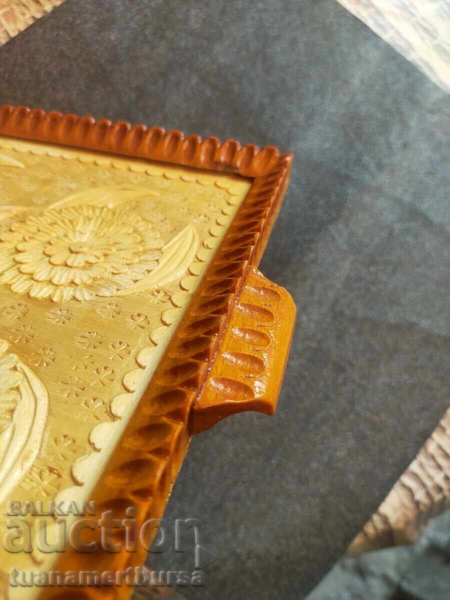 Delivery of decorative wooden tray