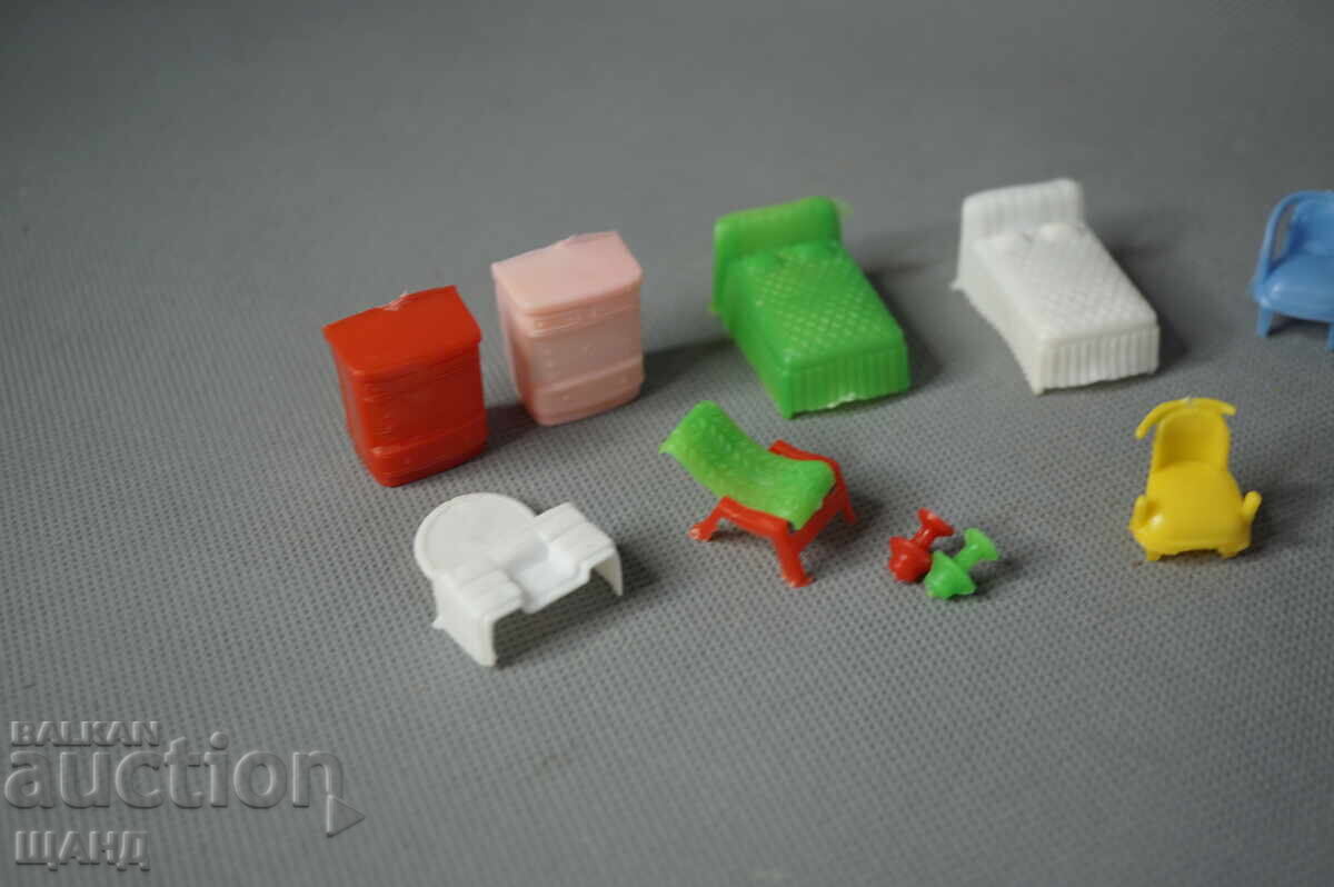 Auction  Vintage plastic dollhouse furniture toys