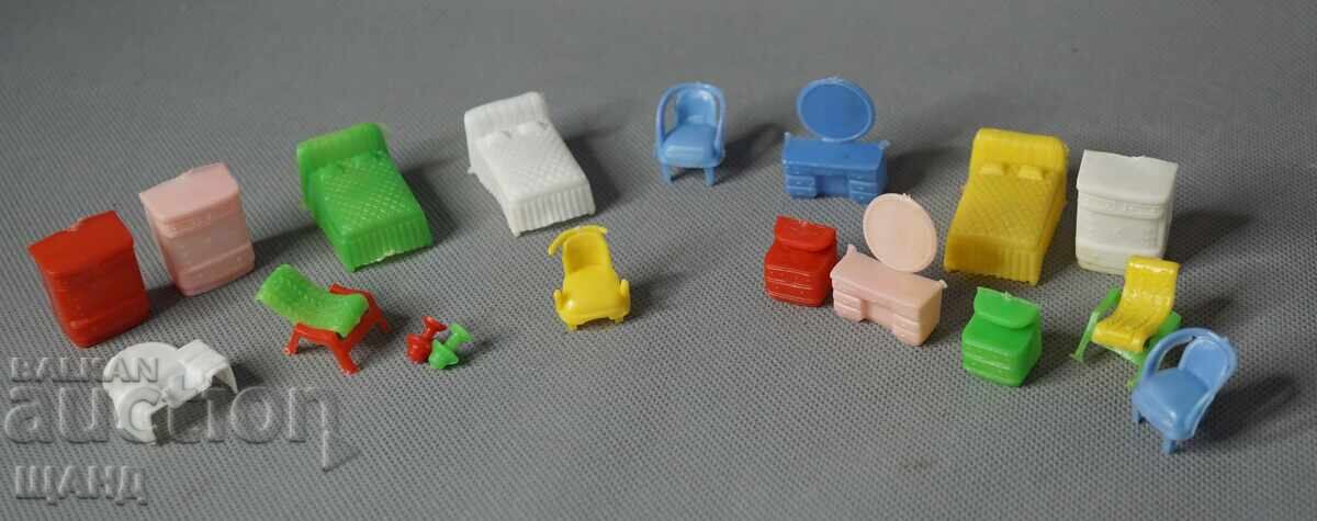 Vintage plastic dollhouse furniture toys