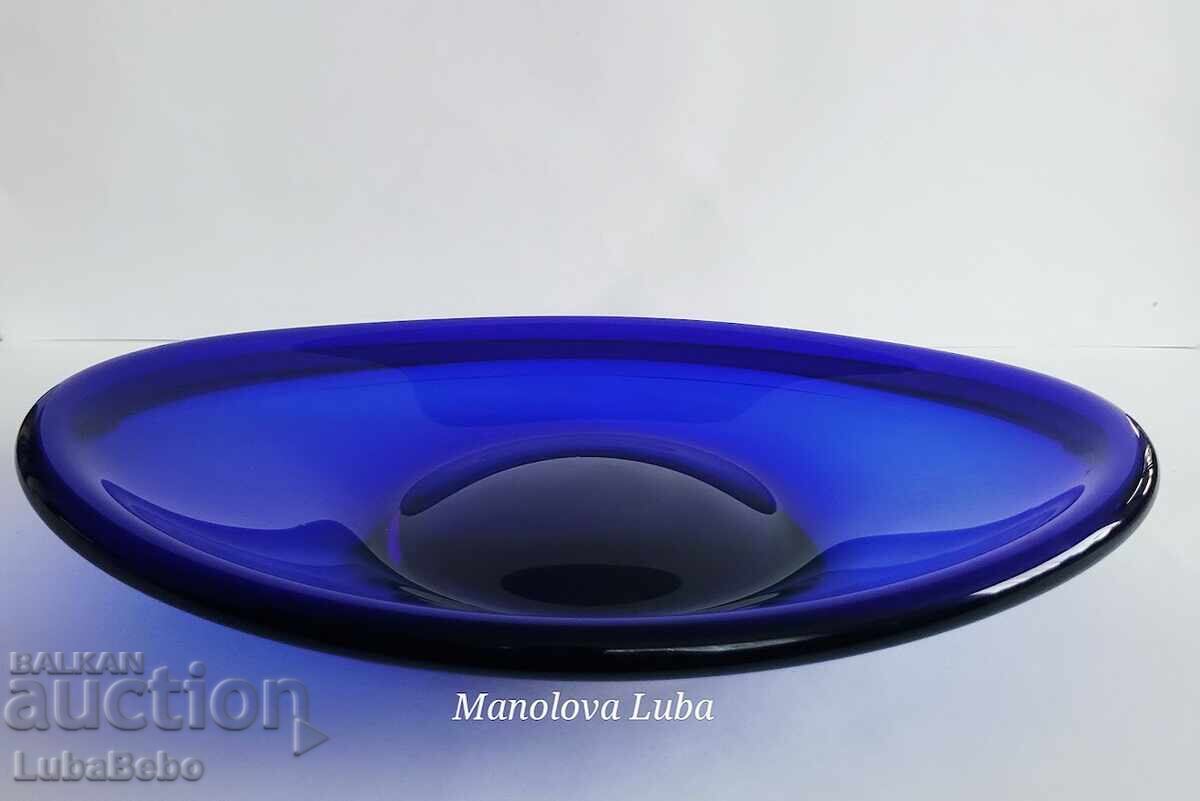 Elegant oval bowl (platter) made of solid cobalt blue glass with price 35.00 €