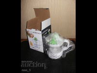 Ayco ACP-6565 electric citrus juicer in white and green