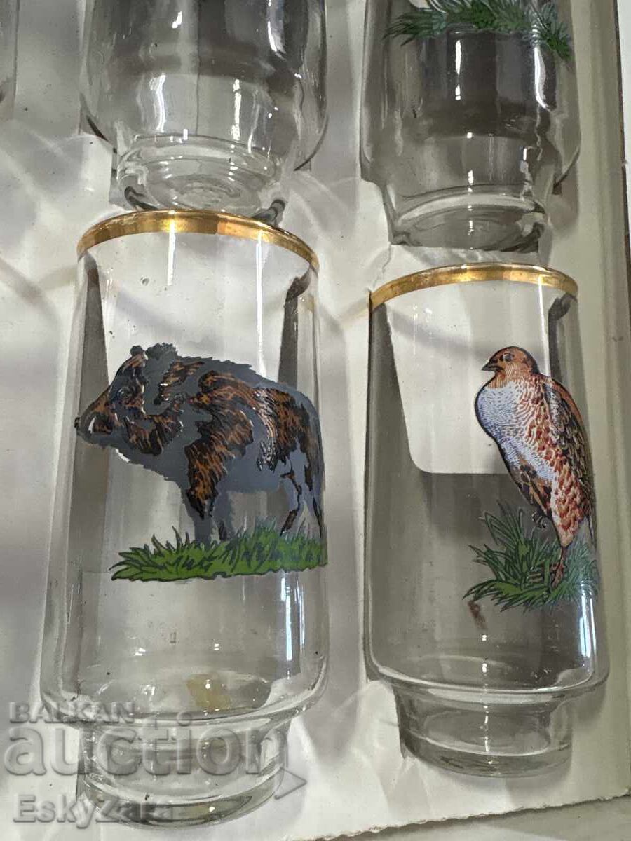 Set of hunting whiskey / rakia glasses with wild animals with price 35.00 €