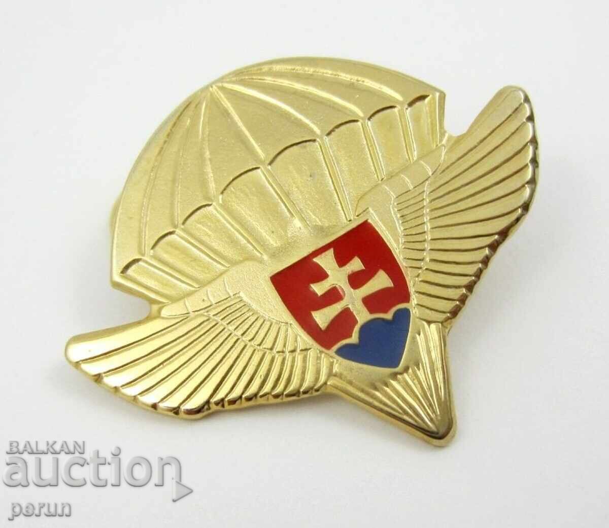 ВВС-ПАРАШУТИСТ-ПАРАШУТИСТКИ-ВОЕНЕН ЗНАК-СЛОВАКИЯ с цена 12.00 €
