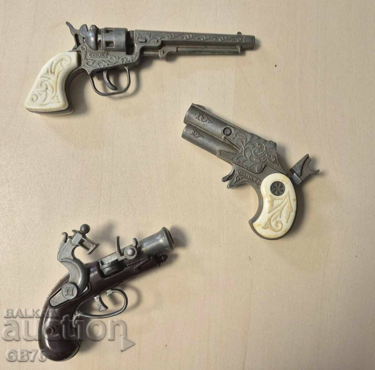 Доставка на Комплект миниатюрни пистолети-играчки „Старинное оружие“ БЗЦ
