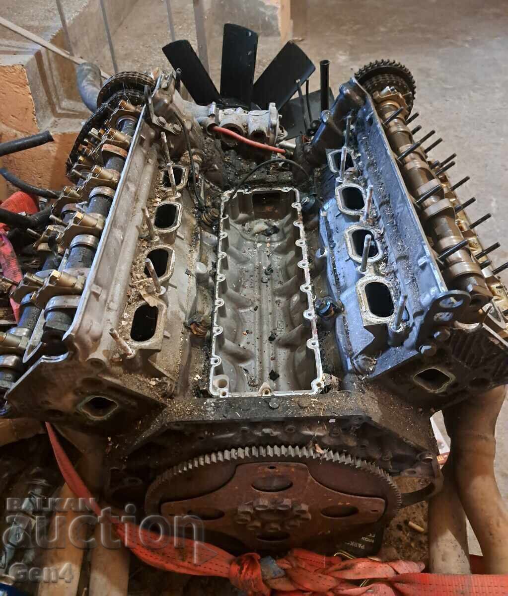Κινητήρας V8 από BMW 7 (παρακαλώ διαβάστε την περιγραφή) με τιμή 1.50 €