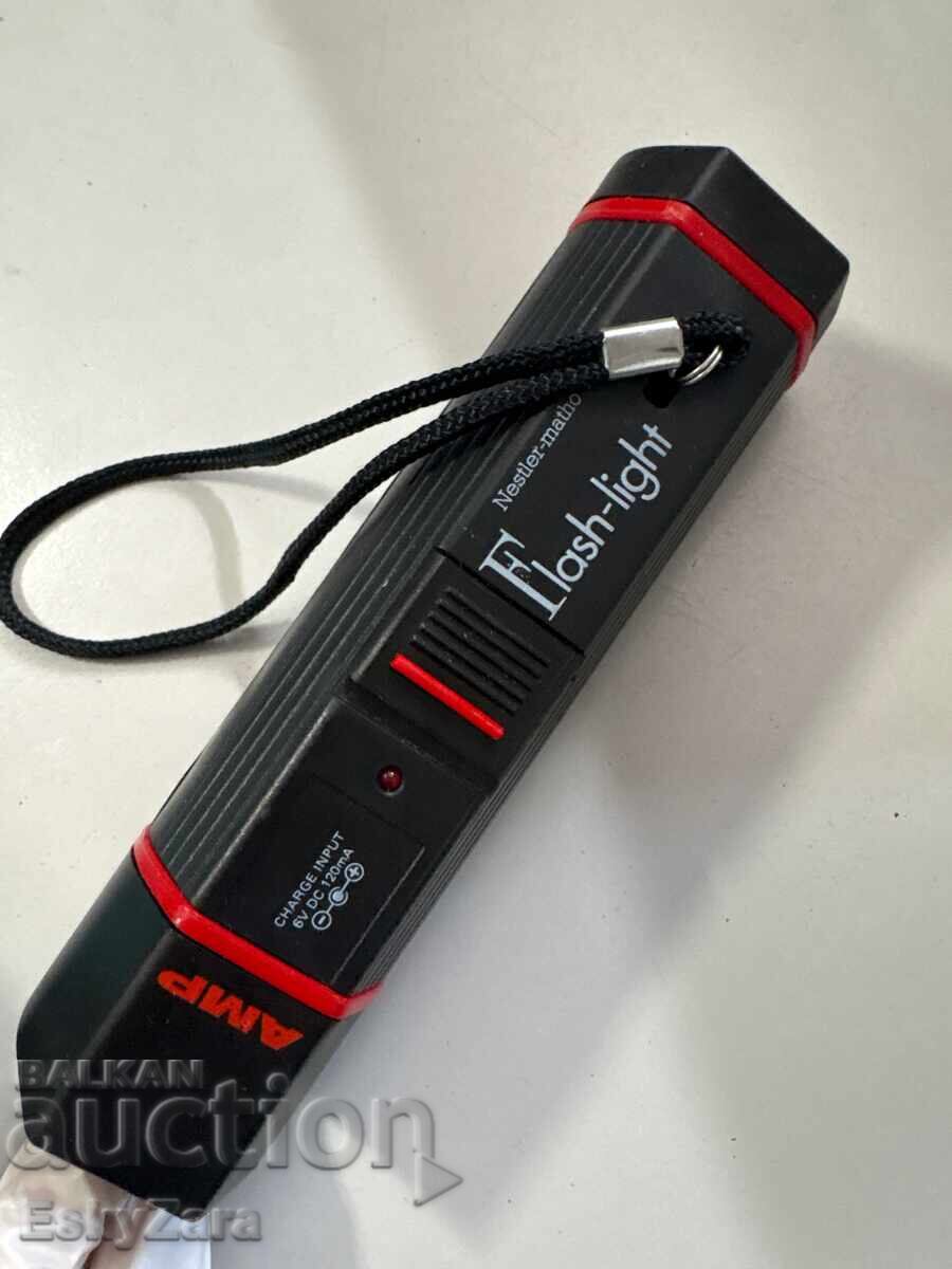 Ретро презареждащ се фенер AMP Nestler-matho Flash-light