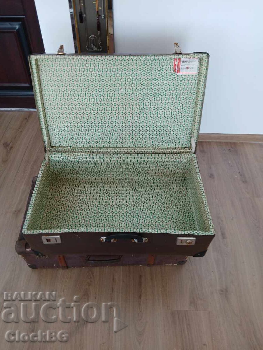 Vintage suitcase with price 7.00 €