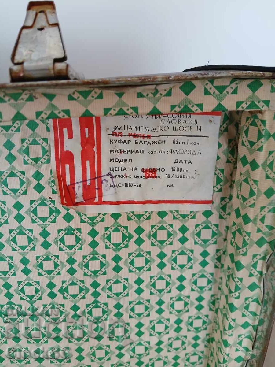 Auction  Vintage suitcase