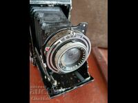 Vintage πτυσσόμενη φωτογραφική μηχανή Zeiss Ikon Nettar 517/2